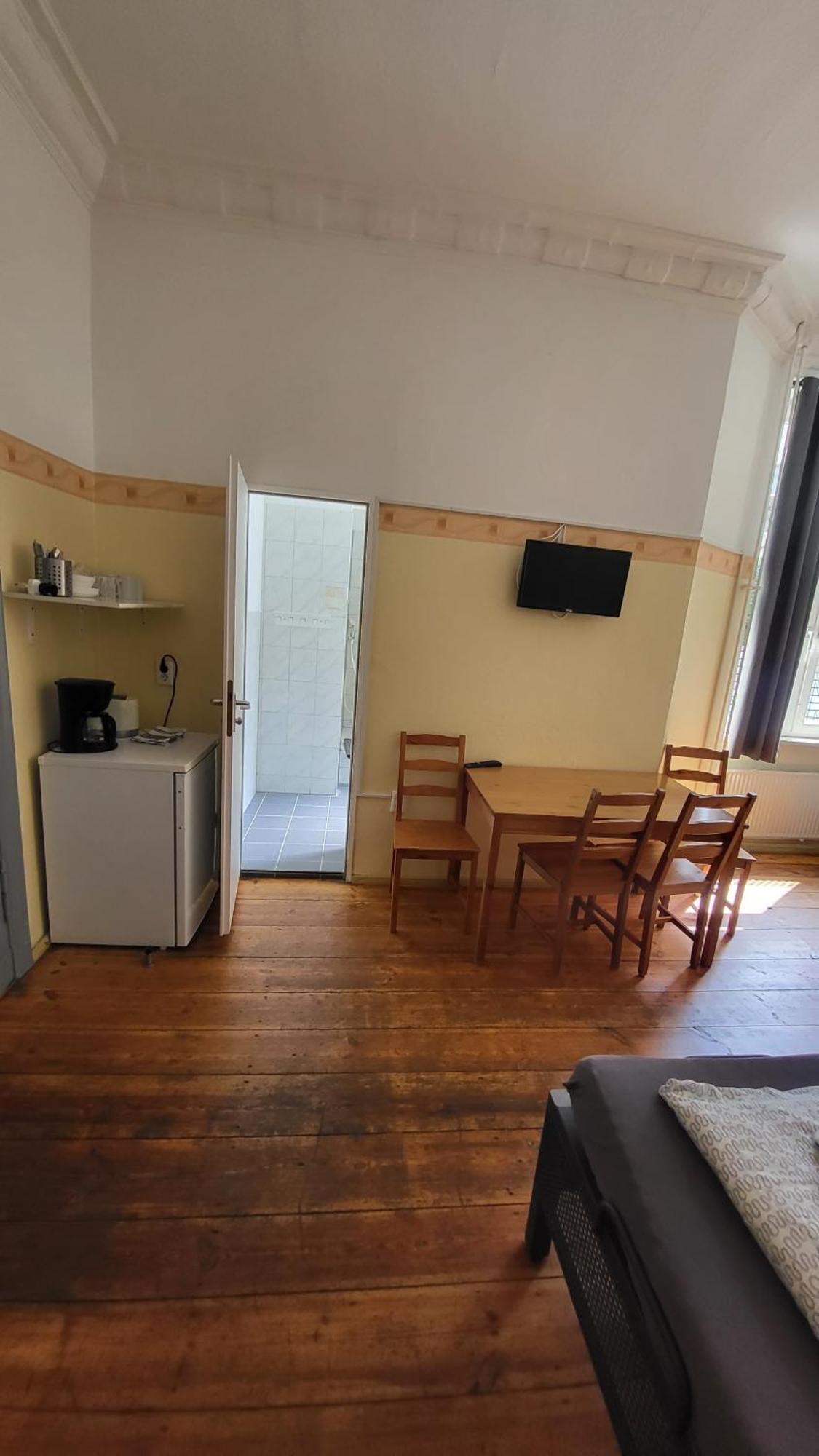 Double Room with Private External Bathroom,1689824939:JPEG